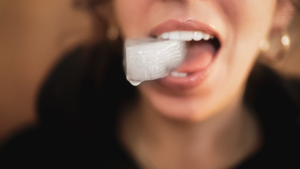 Tag der Zahngesundheit 2025: Gesund beginnt im Mund – Superkraft Spucke